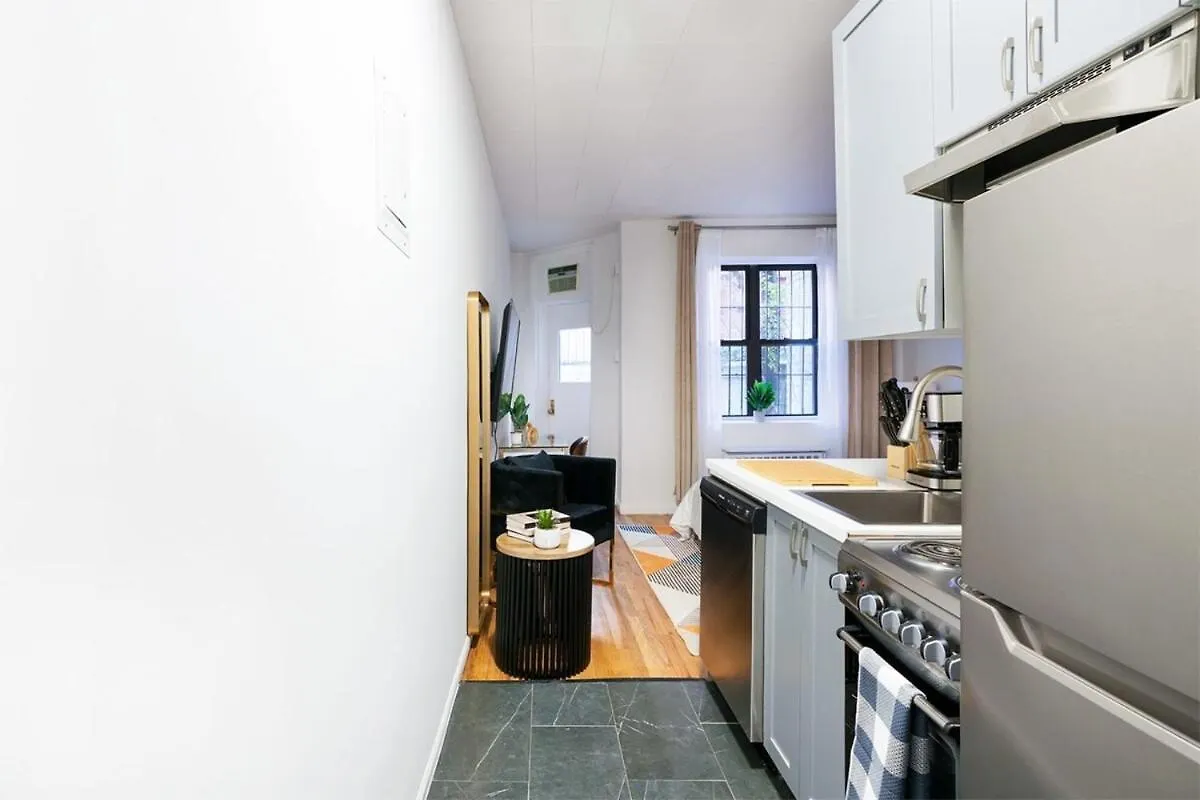 דירה ניו יורק 74-1C New Studio With Private Outdoors - Gym ארצות הברית