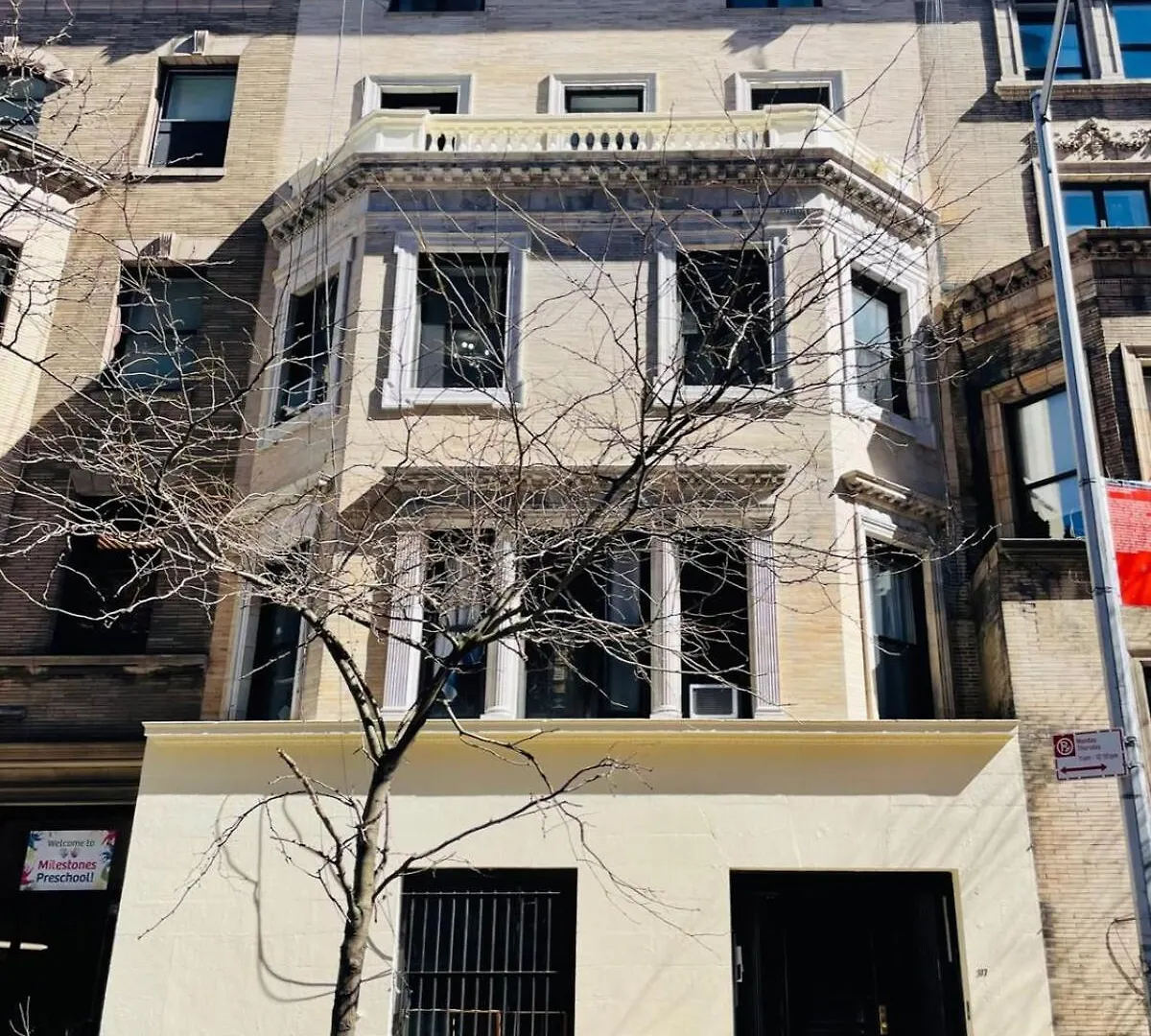 74-1C New Studio With Private Outdoors - Gym New York Apartmán
